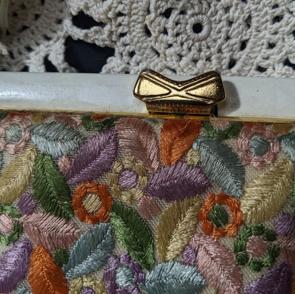60s Vintage Embroidered Handbag - Picture 4 of 11